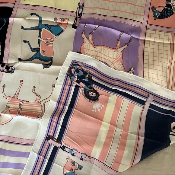 Suzhichou Horse Print Equestrian Scarf - Picture 4 of 6